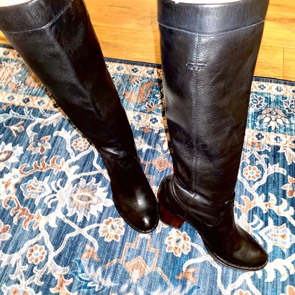 FRYE black soft leather boots size 7, like new. Black with brown wooden heel